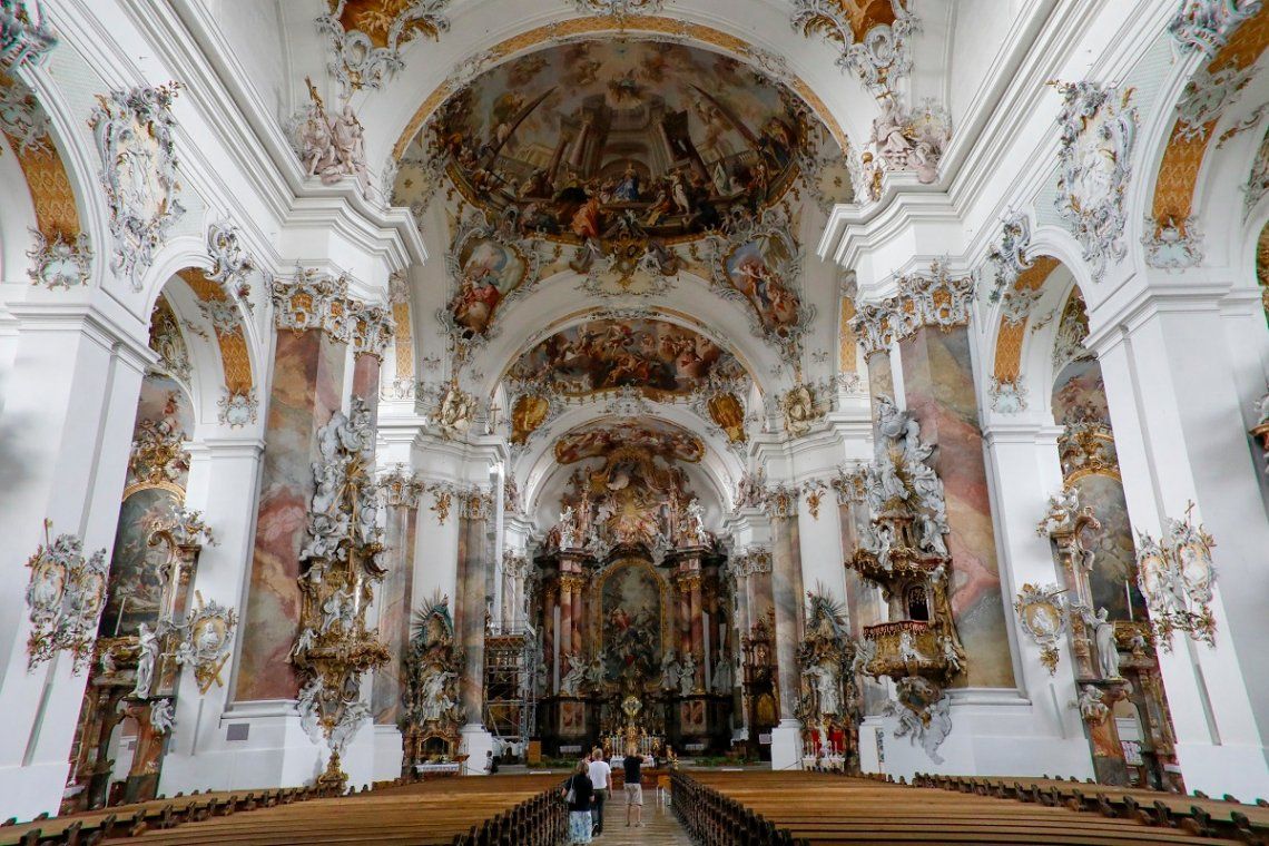 Blick ins Innere der Basilika von Ottobeuren