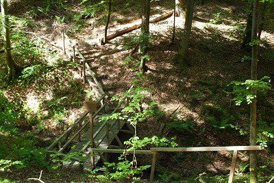 Holzbruecke auf dem Wanderpfad Jägerwegele bei Nehren