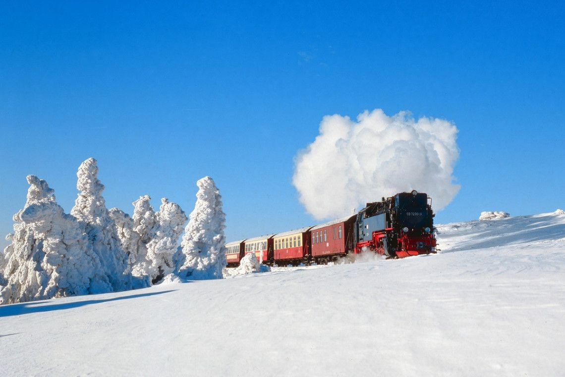 Brockenbahn im Winter im Schnee