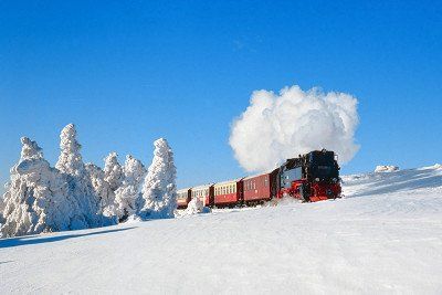 Brockenbahn im Winter im Schnee