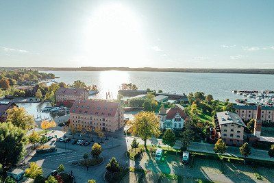 camperplaats in bij de stadshaven van Neustrelitz aan de Zierker See