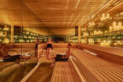 Kerzensauna in der Therme Lindau am Abend