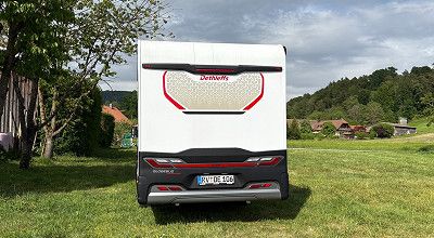 Heck des Dethleffs Wohnmobils Globebus Performance von aussen