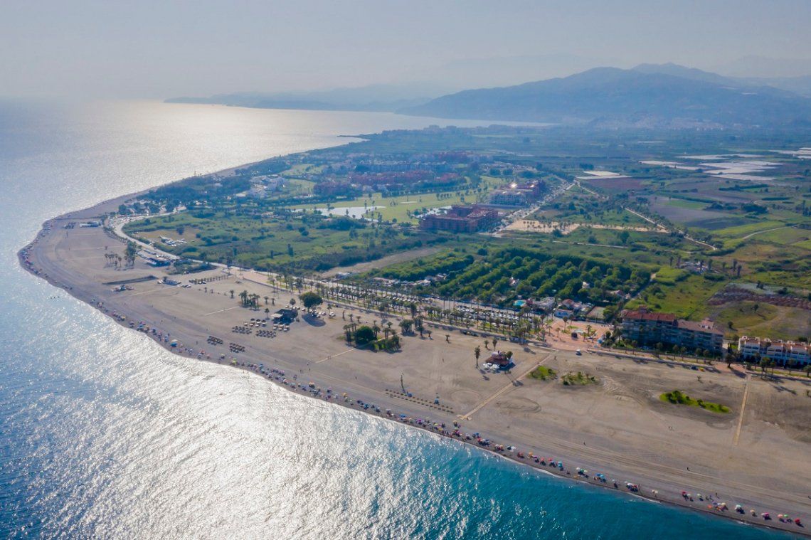 Uitzicht op Camping Playa de Poniente van bovenaf