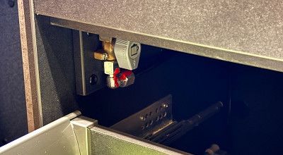 Gasabsperrhahn im Kuechenblock des Sunlight Campervans Cliff 540 V Vanlife