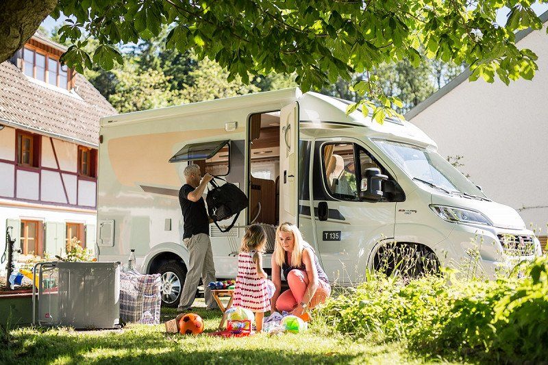 Gewichtsbeschränkungen bei Wohnmobil und Wohnwagen beachten