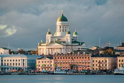 Dom von Helsinki vom Wasser aus gesehen