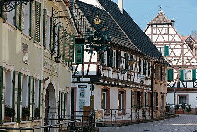 Blick auf die Fachwerkhäuser in der Tanzstraße in St. Martin