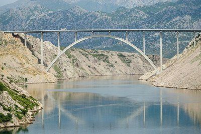 Maslenica snelwegbrug in Kroatië