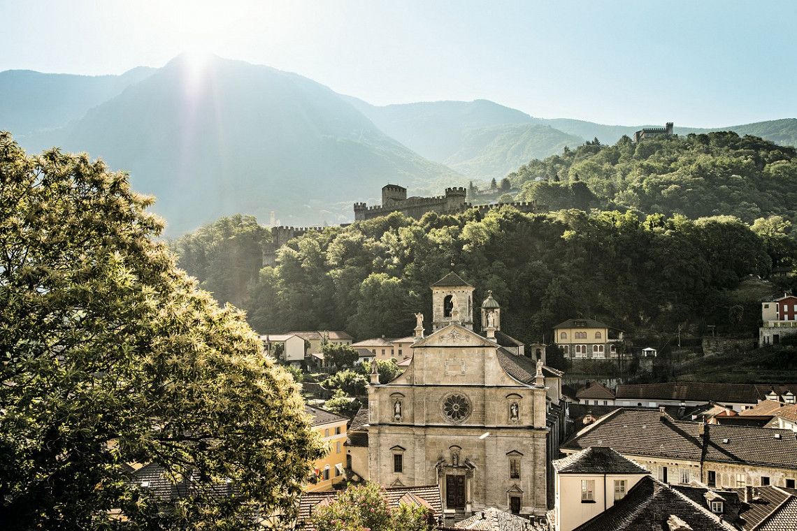 A church and castle in Bellinzona