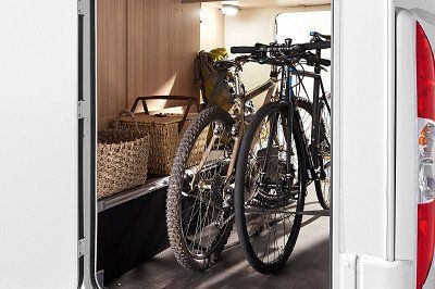 Jetzt Wohnmobile mit Heckgarage bei Bürstner ansehen