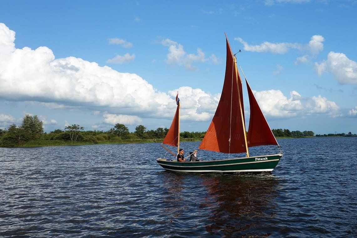 Segelboot in Friesland auf dem Snekermer
