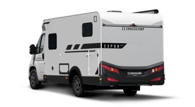 Crosscamp Wohnmobil seitlich von hinten gesehen