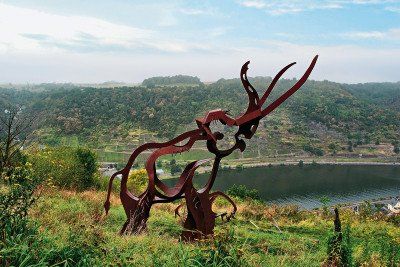 Skulptur Waldelefant bei Oberfell an der Mosel