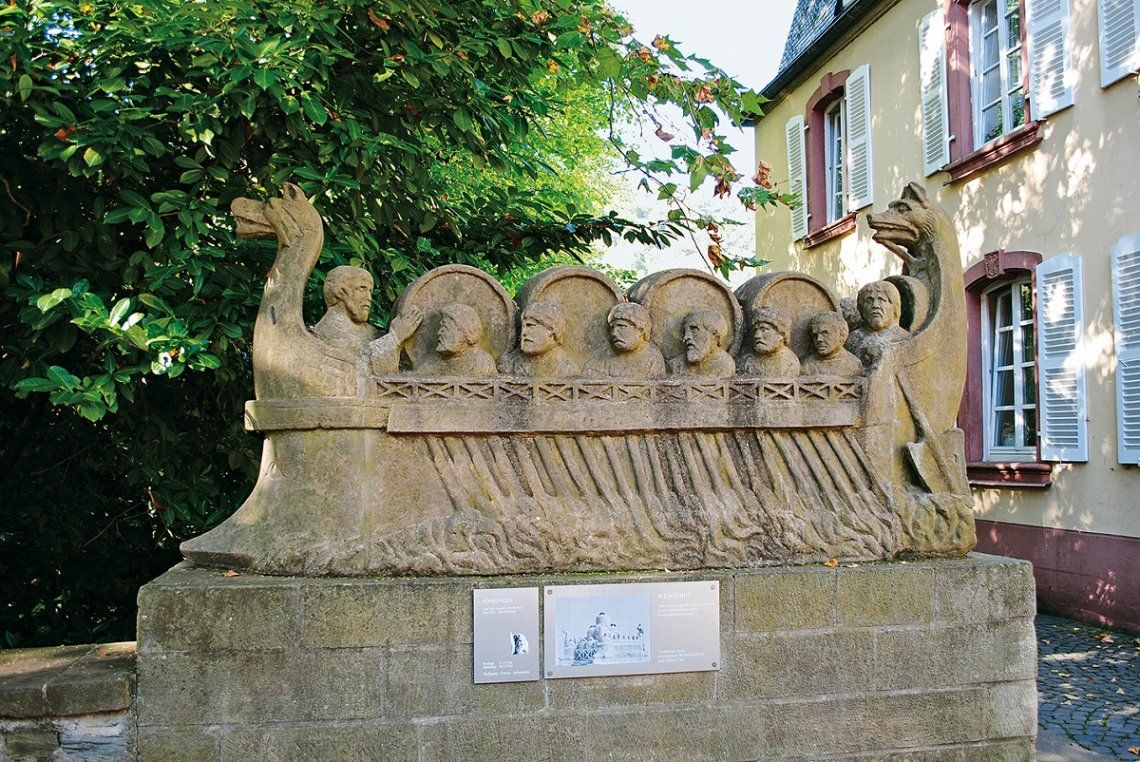 Replik des Steinernen Weinschiffs in Neumagen