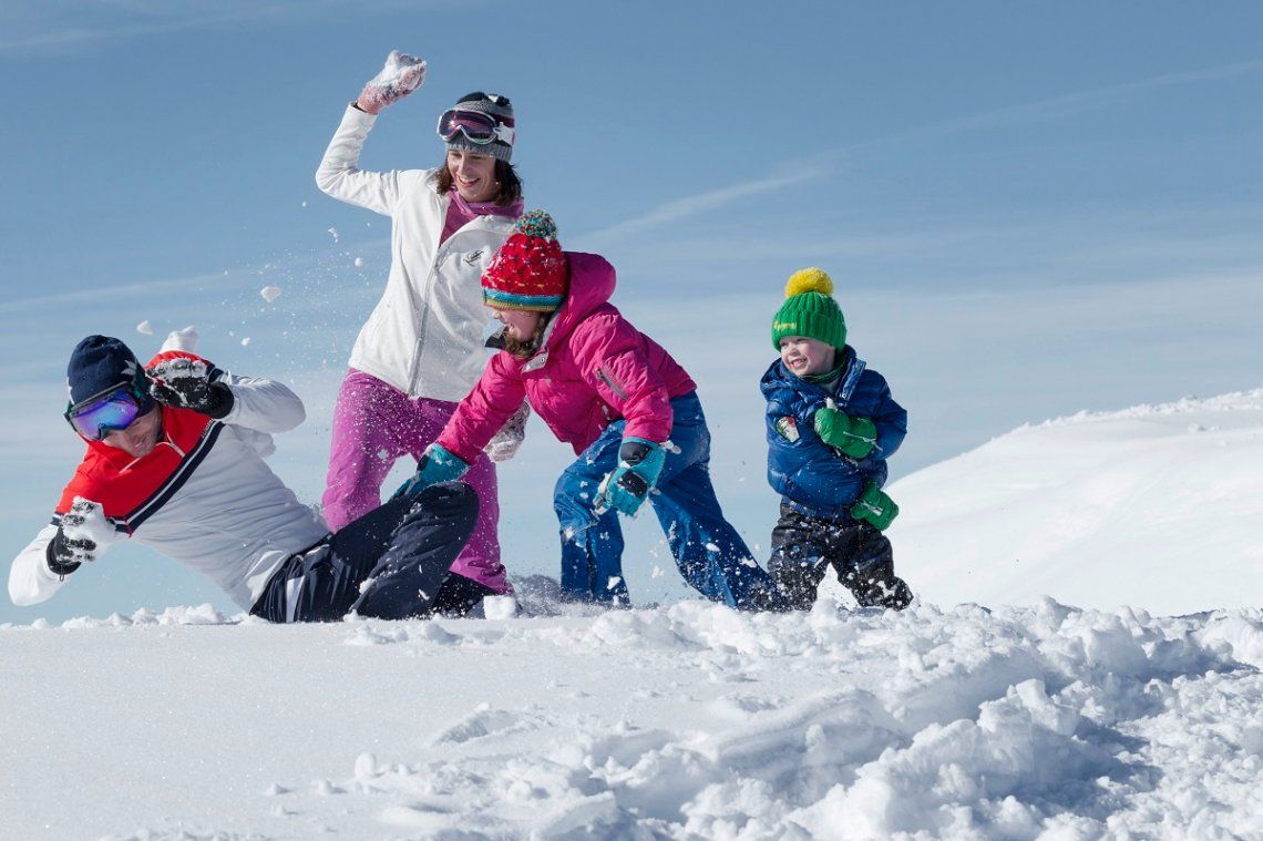 Schneeballschlacht mit der ganzen Familie in Schladming