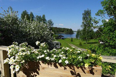 A motorhome at the lakeside campsite in Rääkkylä