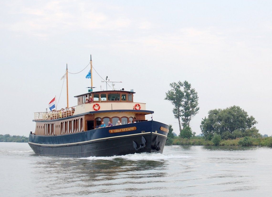 Historisches Schiff De Veerman van Kampen auf der IJssel, Holland