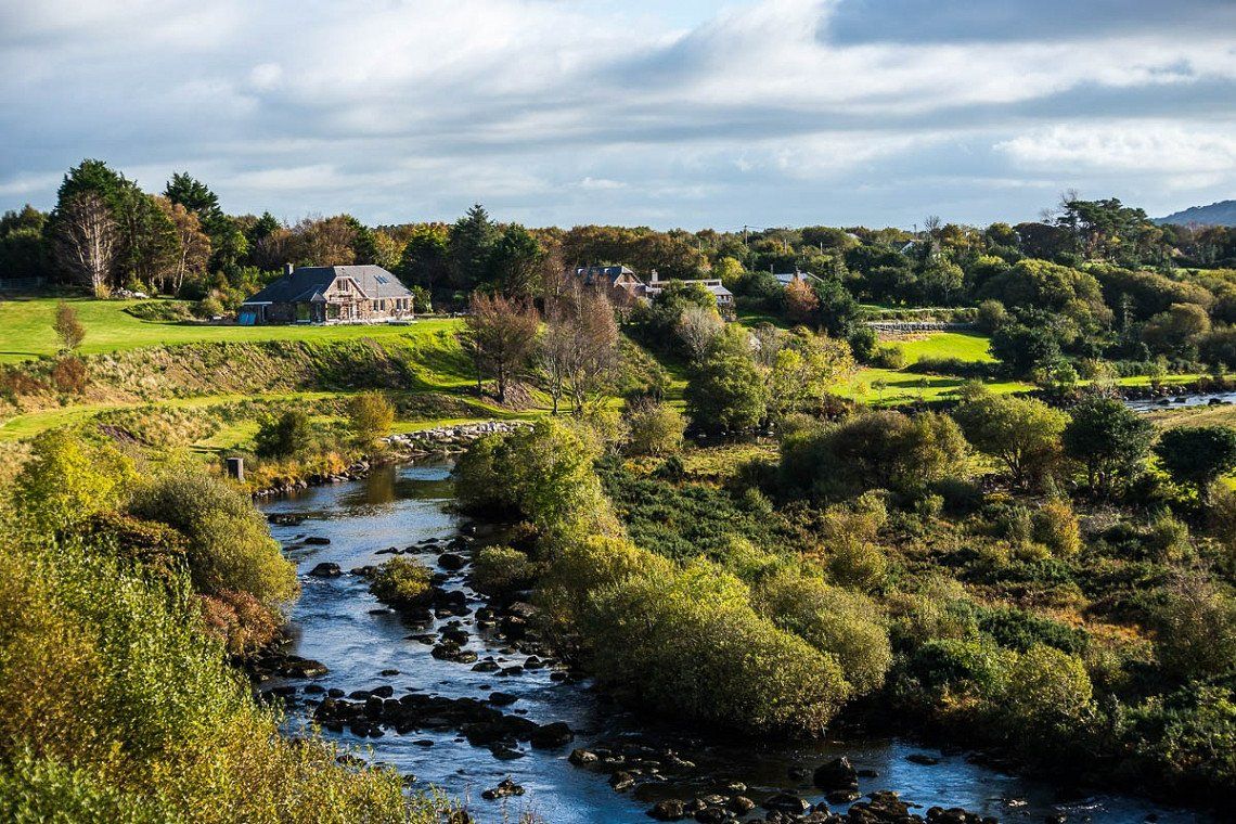 Landschaft mit Fluss in Irland