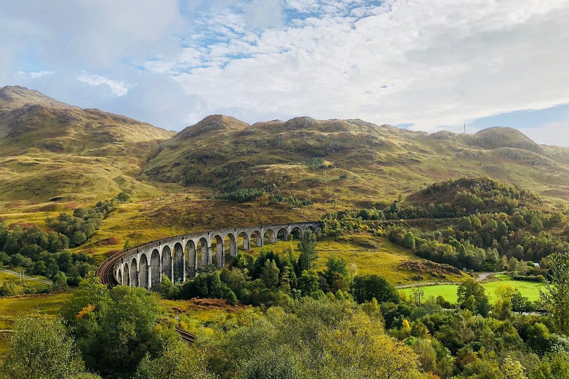Glenfinnan Viadukt in den schottischen Highlands 