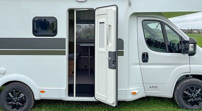 Tiefe Coupetuer beim Corigon Wohnmobil A 70 D