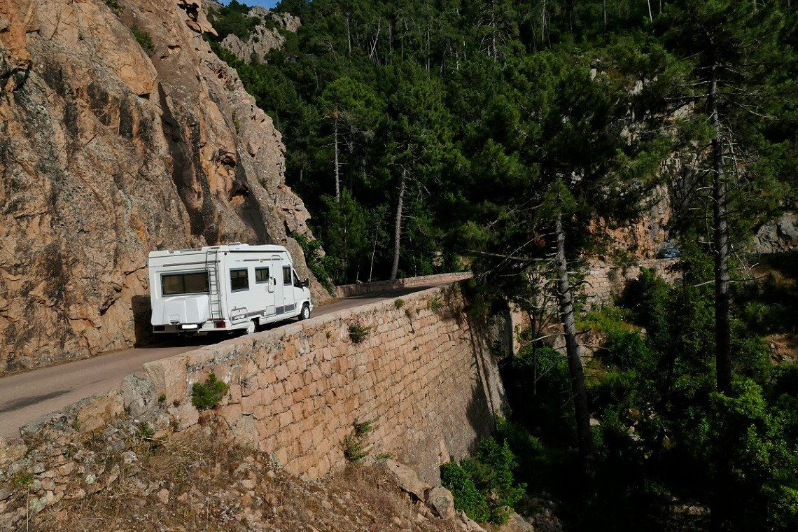 Reisemobil auf Korsika auf der Calanches de Piana