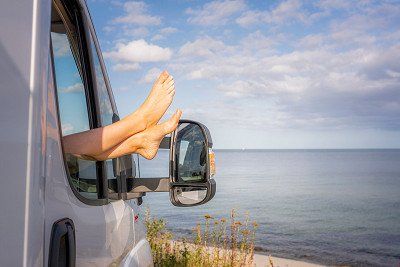 Entspannter Blick aus dem Wohnmobil auf die Ostsee