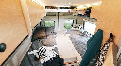Längseinzelbetten im Campervan Sunlight Cliff 602 X
