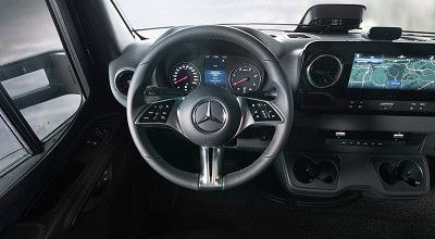 Cockpit im Fahrerhaus des Dethleffs Wohnmobils Graneo A 6823-2