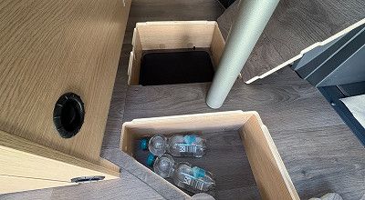 Bodenfaecher im Dinettenpodest des Sunligth Campervans Cliff X 600