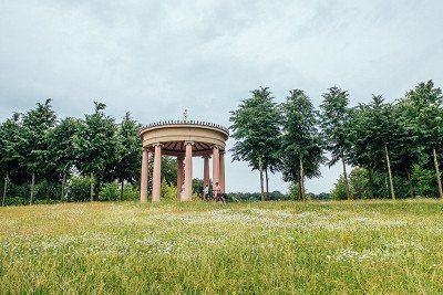 Hebetempel in kasteelpark Neustrelitz