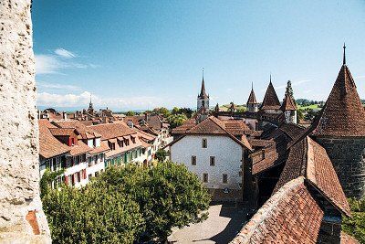 Blick von der Ringmauer auf die Altstadt von Murten