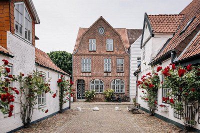 Historische Häuser in der Gasse Wasserreihe in Husum
