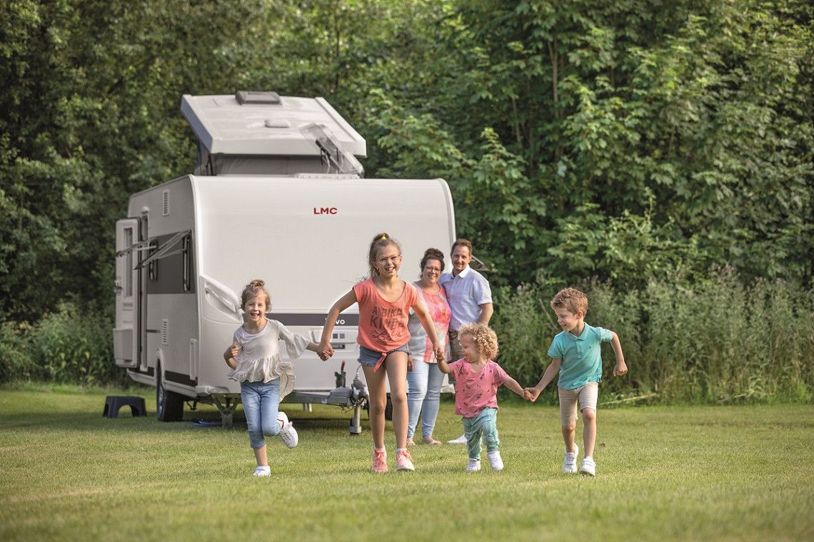 hier gibt es Infos zum Familien-Wohnwagen Vivo von LMC
