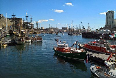 Blick in den Hafen von Brest, Bretagne