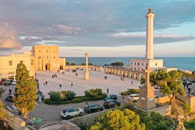 Blick auf den Leuchtturm und die Basilika von Santa Maria di Leuca