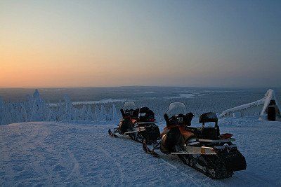 Blick über die Winterlandschaft vor der Amethystmine Lampivaara, Finnland  