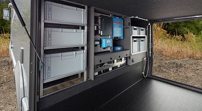 Elektroschrank in der Heckgarage des Wohnmobils iSmove