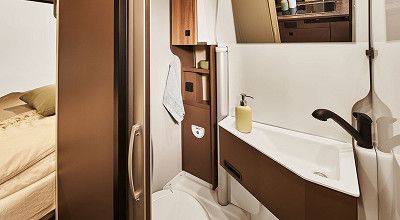 Schwenkbad im Bürstner Campervan B66 600 C