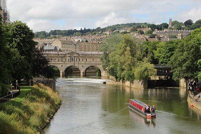 Pulteney Brücke über dem Fluss Avon in Bath