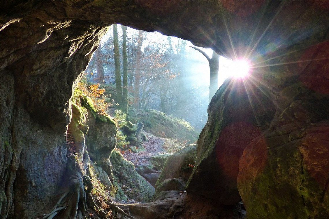 Известная местность. Мюллерталь Люксембург. Люксембург хайкинг. M Cave hike. Старый замок поход пещера.