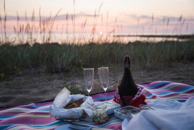 Picknick am Kihnu bei Sonnenuntergang