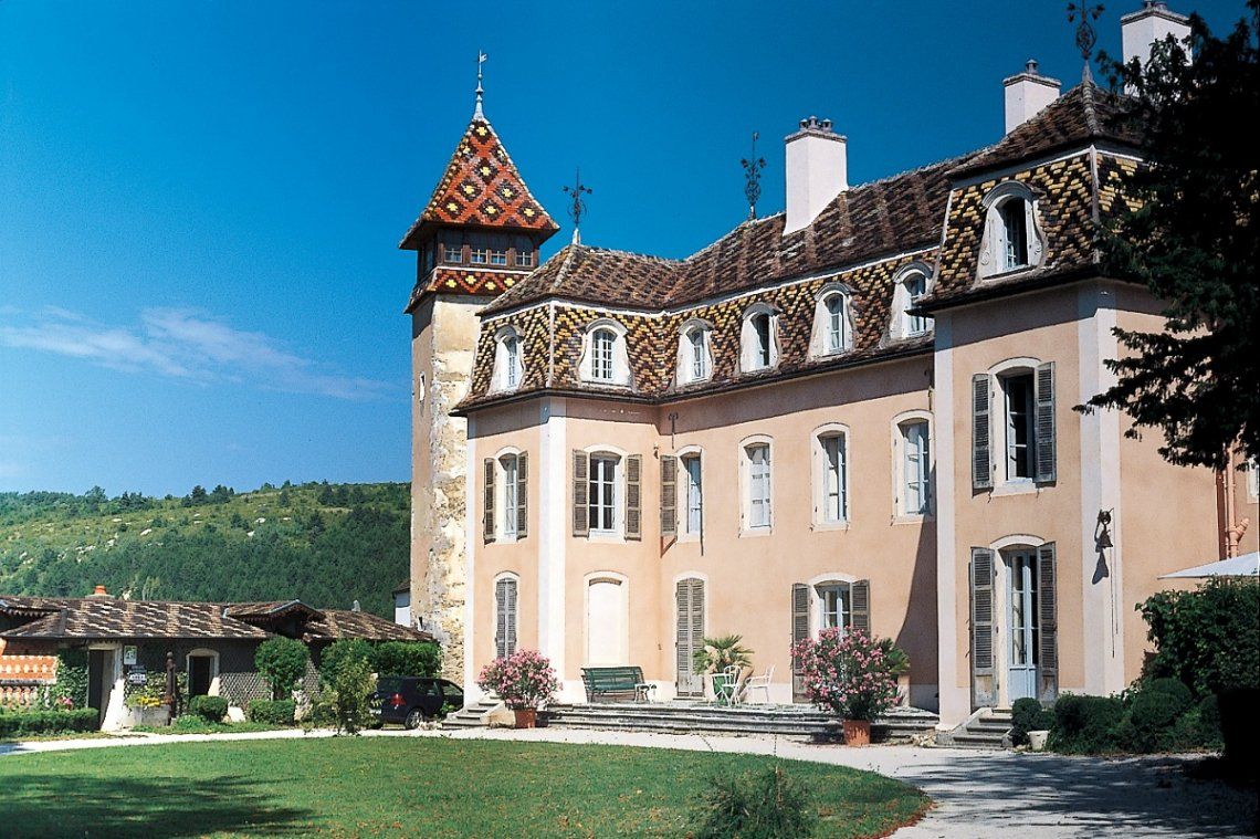 Aussenansicht Schloss von Monthelie