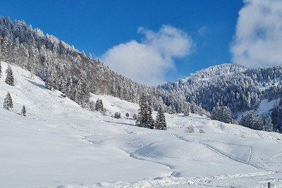 Verschneite Berge bei Balderschwang