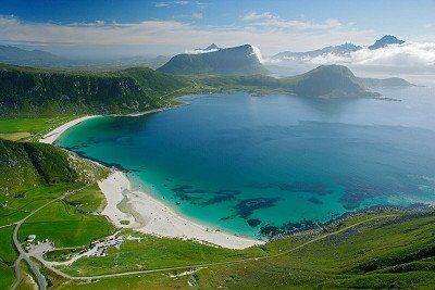 Haukelandstrand von oben mit Parkplatz