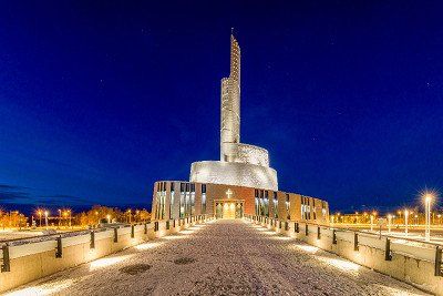 Nordlicht-Kathedrale in Alta in Nordnorwegen 